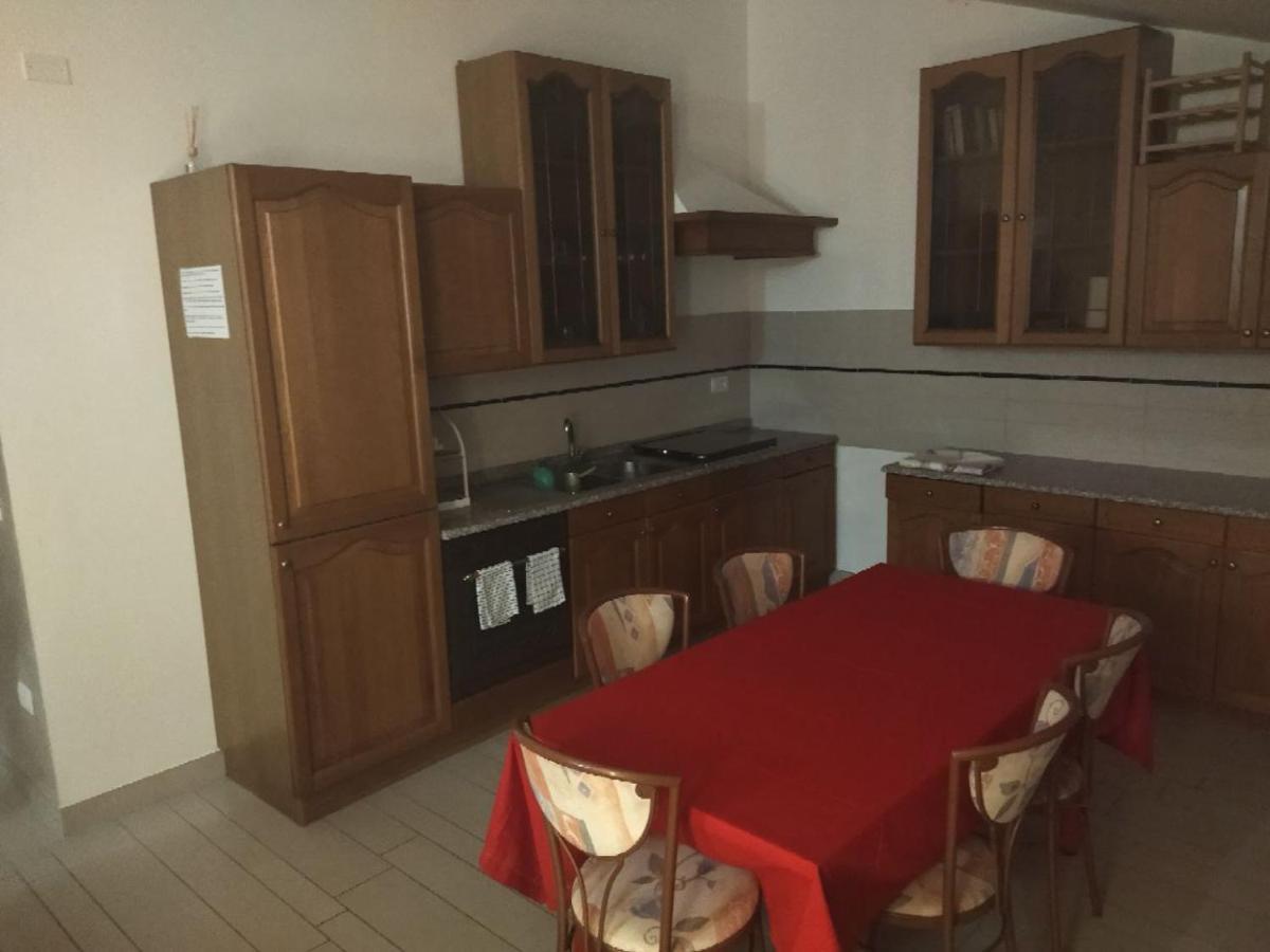 Room In Guest Room - Single Room Between Padua And Chioggia Brugine Екстер'єр фото